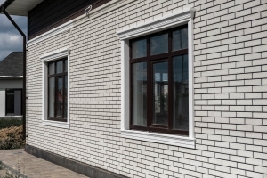 Облицовочный порядовочный вибропрессованный кирпич, мрамор, белый Облицовочный порядовочный вибропрессованный кирпич, мрамор, белый